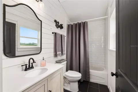 Bath - 2152 NE 120th Pl, Anthony, FL 32617 photo 8 of 8