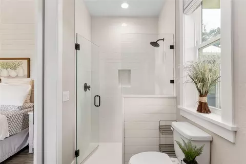 Bath - 2152 NE 120th Pl, Anthony, FL 32617 photo 6 of 8