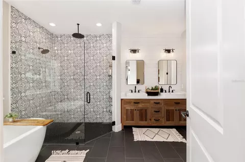 Bath - 2152 NE 120th Pl, Anthony, FL 32617 photo 1 of 8