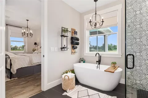 Bath - 2152 NE 120th Pl, Anthony, FL 32617 photo 4 of 8