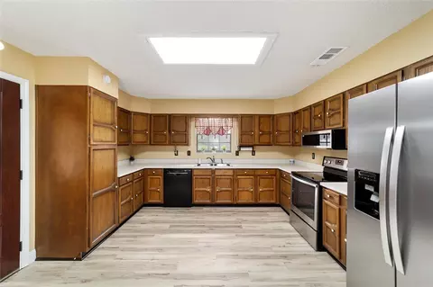 Kitchen - 4508 SE 2nd Pl, Ocala, FL 34471 photo 1 of 2