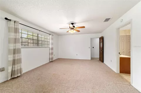 Bedroom - 4508 SE 2nd Pl, Ocala, FL 34471 photo 2 of 5