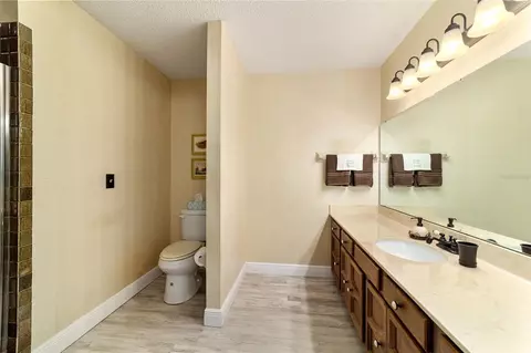 Bath - 4508 SE 2nd Pl, Ocala, FL 34471 photo 1 of 7
