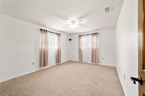 Bedroom - 4508 SE 2nd Pl, Ocala, FL 34471 photo 3 of 5