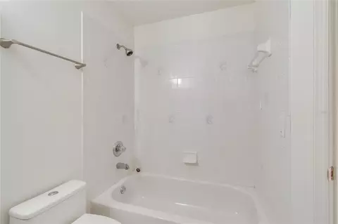 Bath - 7649 SW 103rd Loop, Ocala, FL 34476 photo 2 of 8