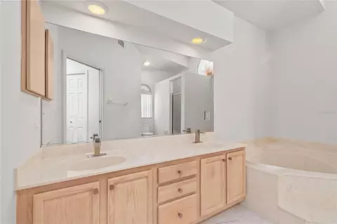 Bath - 7649 SW 103rd Loop, Ocala, FL 34476 photo 4 of 8