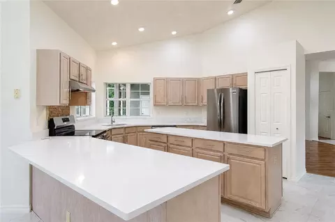 Kitchen - 7649 SW 103rd Loop, Ocala, FL 34476 photo 4 of 6