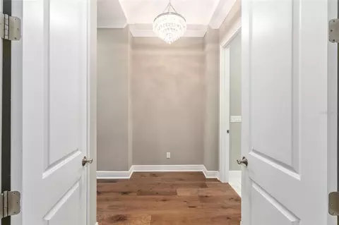 Entry Way - 950 SE 80th St, Ocala, FL 34480 photo 4 of 6