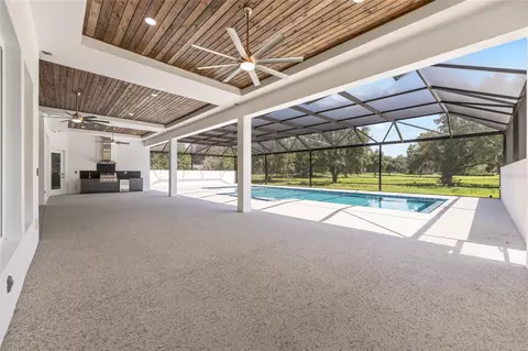 Exterior - 950 SE 80th St, Ocala, FL 34480 photo 5 of 14
