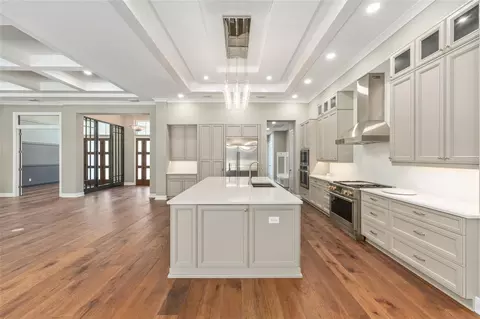 Kitchen - 950 SE 80th St, Ocala, FL 34480 photo 5 of 7