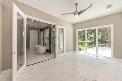 Bedroom - 950 SE 80th St, Ocala, FL 34480 photo 1 of 8