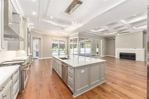 Kitchen - 950 SE 80th St, Ocala, FL 34480 photo 7 of 7