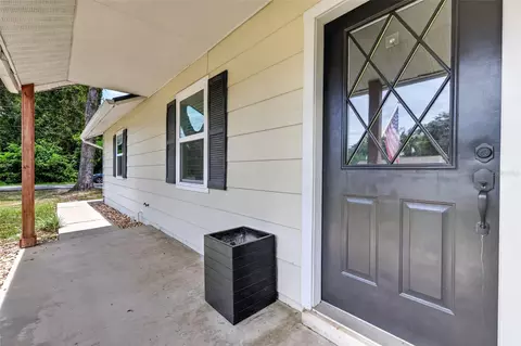 Exterior - 8857 Juniper Rd, Ocala, FL 34480 photo 3 of 11