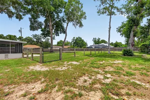 Exterior - 8857 Juniper Rd, Ocala, FL 34480 photo 8 of 11