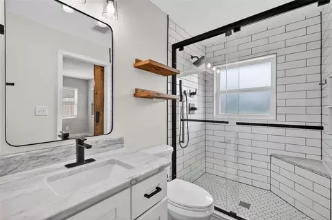 Bath - 8857 Juniper Rd, Ocala, FL 34480 photo 2 of 2