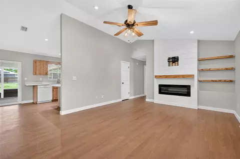 Living - 8857 Juniper Rd, Ocala, FL 34480 photo 2 of 6