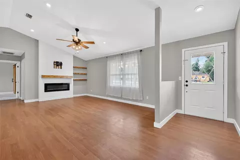 Living - 8857 Juniper Rd, Ocala, FL 34480 photo 3 of 6