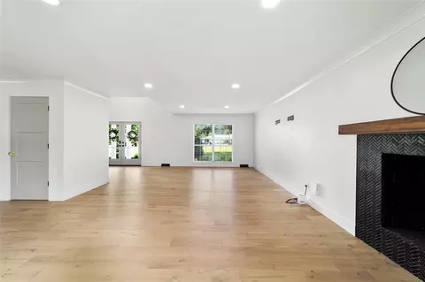 Living - 4824 SE 3rd St, Ocala, FL 34471 photo 6 of 9
