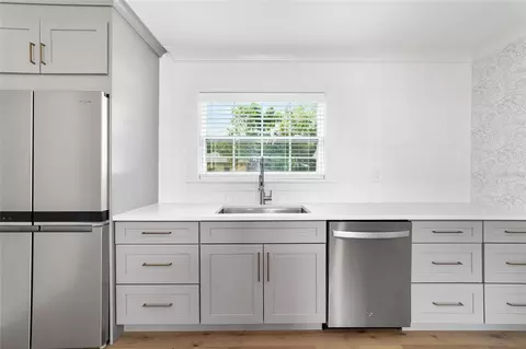 Kitchen - 4824 SE 3rd St, Ocala, FL 34471 photo 5 of 10
