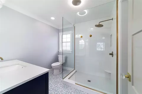Bath - 4824 SE 3rd St, Ocala, FL 34471 photo 2 of 4
