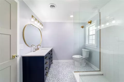 Bath - 4824 SE 3rd St, Ocala, FL 34471 photo 3 of 4