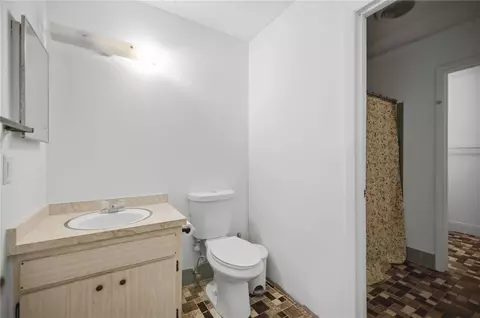 Bath - 477 Spring Ln, Ocala, FL 34472 photo 2 of 2
