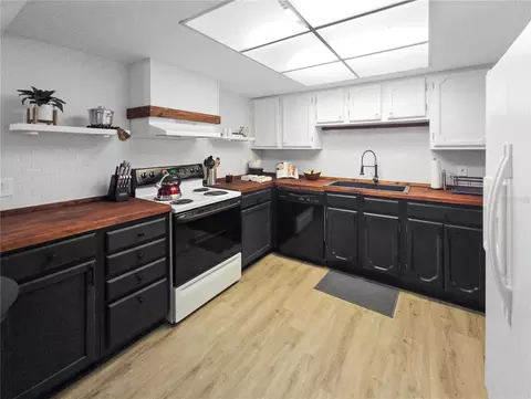 Kitchen - 623 Midway Dr #B, Ocala, FL 34472 photo 1 of 3