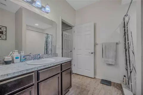 Bath - 11563 SW 61st Ct, Ocala, FL 34476 photo 2 of 4