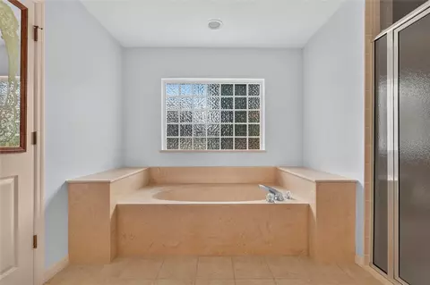 Bath - 4647 NE 15th St, Ocala, FL 34470 photo 2 of 6