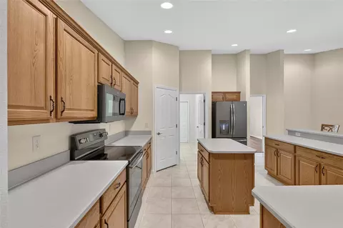 Kitchen - 4647 NE 15th St, Ocala, FL 34470 photo 4 of 9