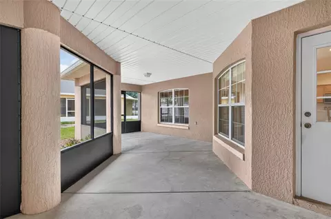 Exterior - 4647 NE 15th St, Ocala, FL 34470 photo 2 of 13