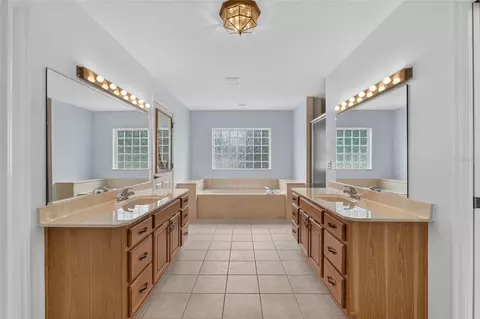 Bath - 4647 NE 15th St, Ocala, FL 34470 photo 6 of 6