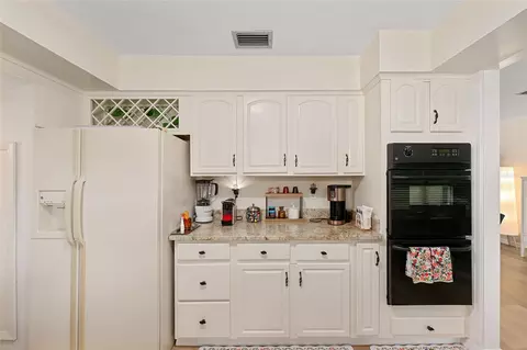 Kitchen - 30 Emerald Run, Ocala, FL 34472 photo 6 of 7