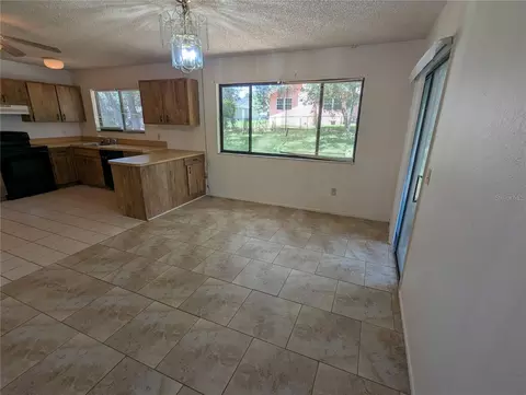 Living - 32 Palm Run, Ocala, FL 34472 photo 6 of 6