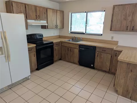 Kitchen - 32 Palm Run, Ocala, FL 34472 photo 4 of 6