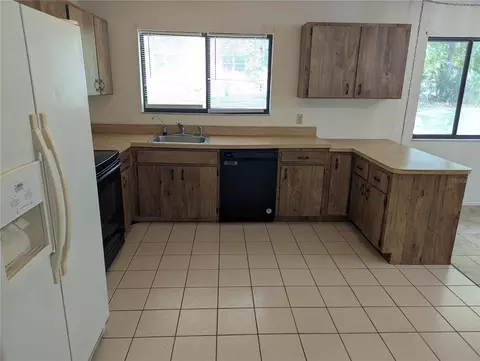 Kitchen - 32 Palm Run, Ocala, FL 34472 photo 6 of 6
