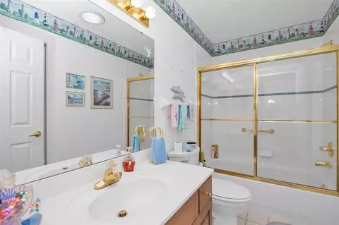 Bath - 9921 SE 138th Loop, Summerfield, FL 34491 photo 2 of 2