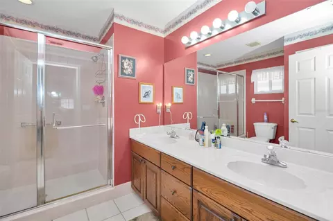 Bath - 9921 SE 138th Loop, Summerfield, FL 34491 photo 1 of 2