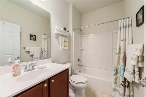 Bath - 9098 SW 70th Loop, Ocala, FL 34481 photo 4 of 4