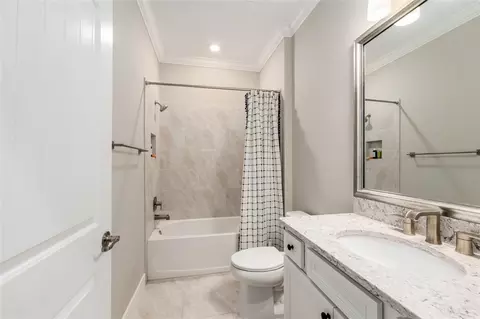 Bath - 9407 SW 52nd Loop, Ocala, FL 34481 photo 6 of 7