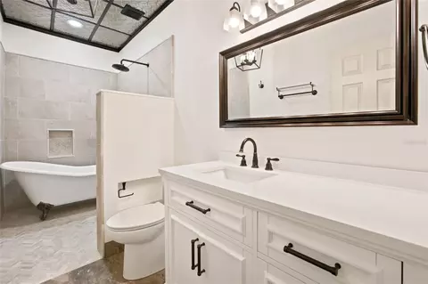 Bath - 3220 SE 21st Ave, Ocala, FL 34471 photo 5 of 7