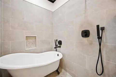 Bath - 3220 SE 21st Ave, Ocala, FL 34471 photo 6 of 7