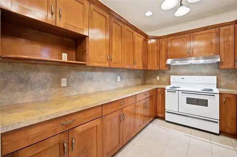 Kitchen - 3220 SE 21st Ave, Ocala, FL 34471 photo 3 of 4