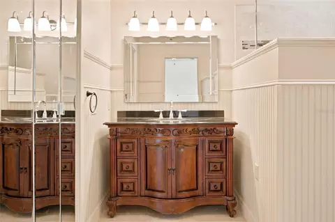 Bath - 3220 SE 21st Ave, Ocala, FL 34471 photo 2 of 7