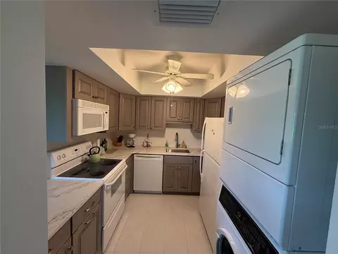 Kitchen - 656 Midway Dr #A, Ocala, FL 34472 photo 3 of 5