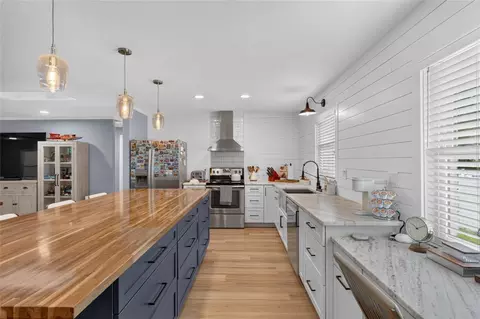 Kitchen - 1502 SE 16th Ave, Ocala, FL 34471 photo 5 of 7