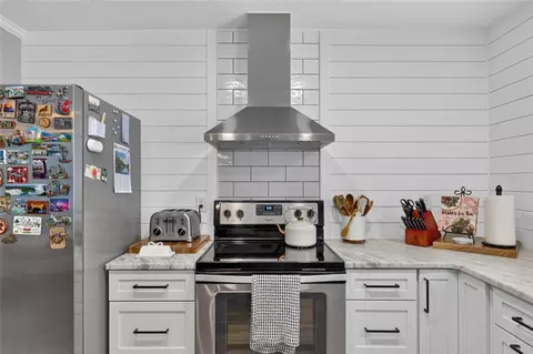 Kitchen - 1502 SE 16th Ave, Ocala, FL 34471 photo 6 of 7