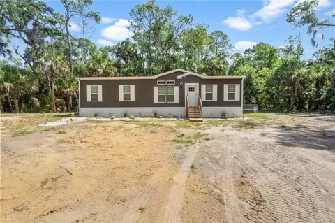 Exterior - 375 Sapp St, Inglis, FL 34449 photo 2 of 7