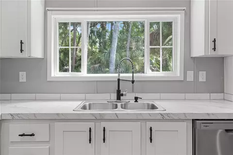 Kitchen - 375 Sapp St, Inglis, FL 34449 photo 1 of 4