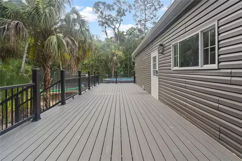 Exterior - 375 Sapp St, Inglis, FL 34449 photo 4 of 7